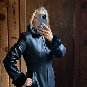 Womes leather jacket with faux fur trim, size small, black